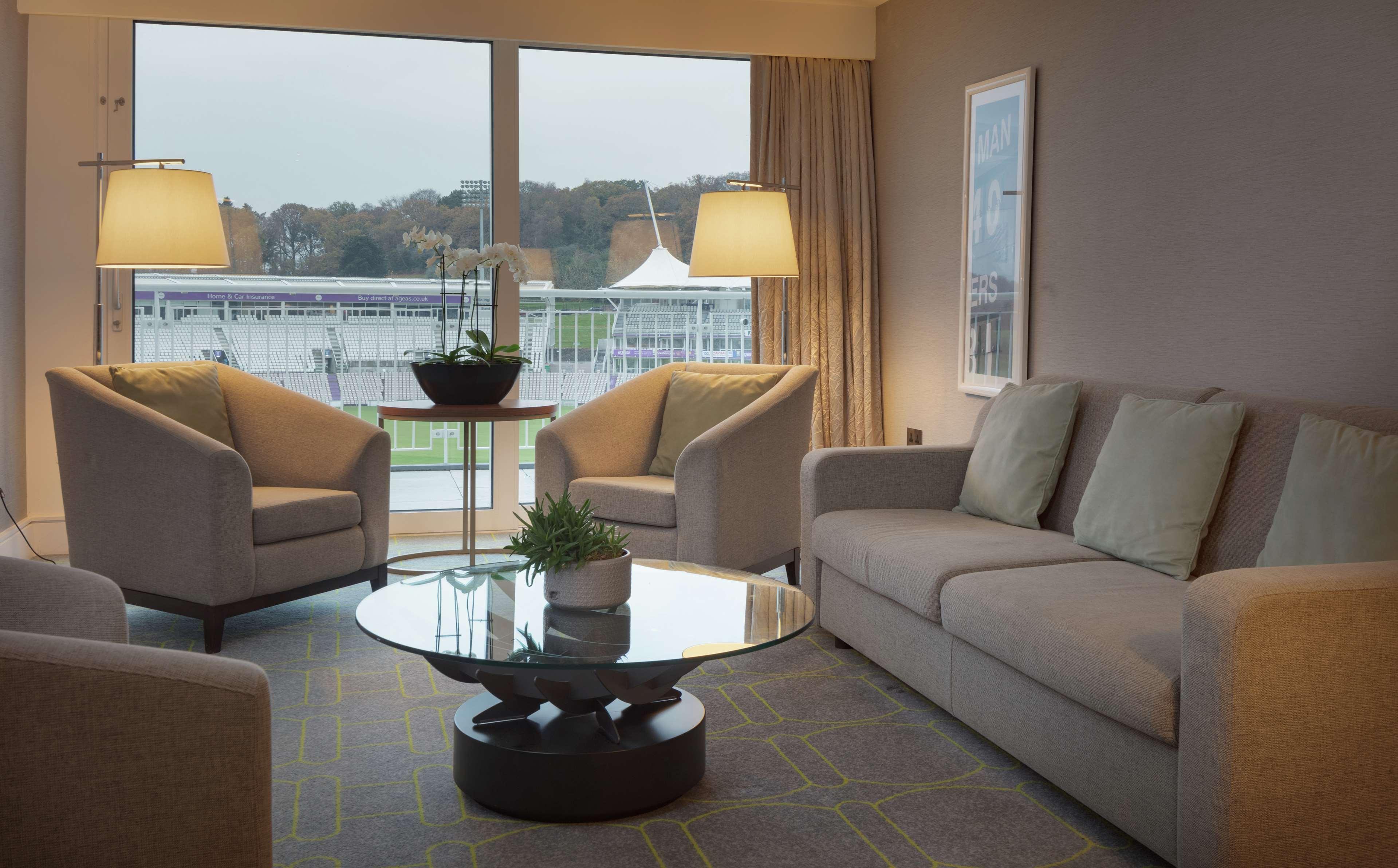 Hilton Southampton - Utilita Bowl Hotel Bagian luar foto