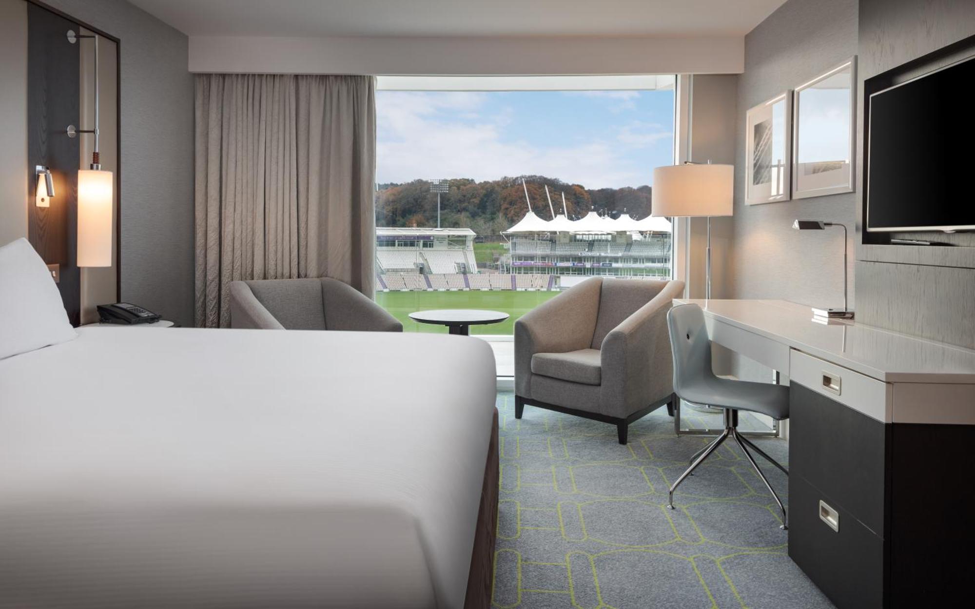 Hilton Southampton - Utilita Bowl Hotel Bagian luar foto