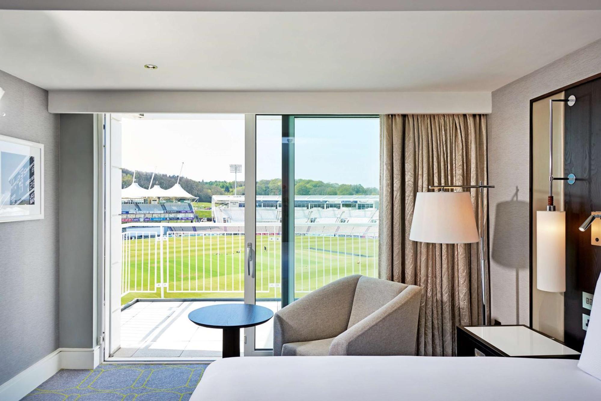 Hilton Southampton - Utilita Bowl Hotel Bagian luar foto